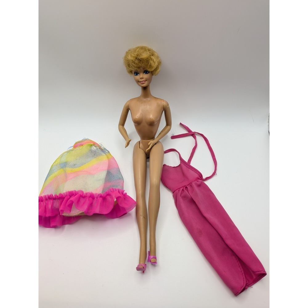 Vtg 1960s Barbie Doll Bubble Cut Strawberry Blonde #1207 Floating In Dress 70s
